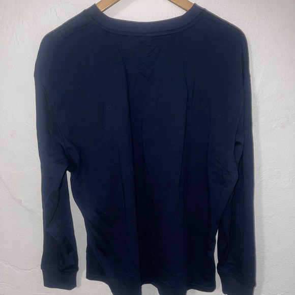 NWT Fabletics long sleeved boyfriend tee - Picture 4 of 5